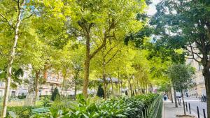 Quartier Tour-Eiffel Haussmann Art Lovers dream 1894