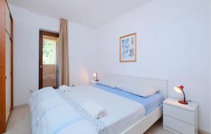 3 Bedroom Pet Friendly Apartment In Artatore