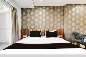 Super Townhouse Oak DLF Newtown Formerly South Square