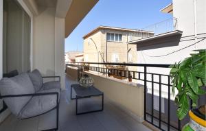 5 Bedroom Stunning Apartment In Trappeto