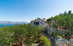 One-Bedroom Holiday Home In Povlja