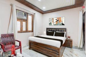 Super OYO Hotel O Tedhi Bazaar Near Ram Janambhumi