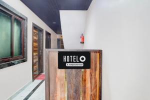 Super OYO Hotel O Tedhi Bazaar Near Ram Janambhumi
