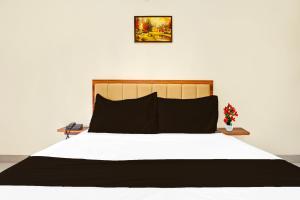 Super Townhouse Amanora Park Town Formerly Samrat Inn