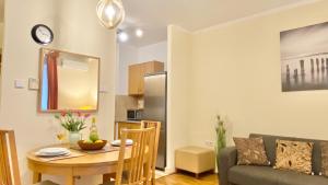 Kazinczy Inn Apartment & Balcony by FirstHost