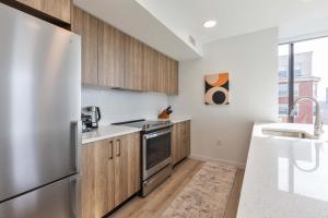 Private Apt with Kitchen & Gym