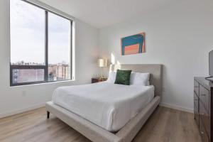 Private Apt with Kitchen & Gym