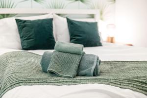 Palm Cottage Tiny House Hideaway