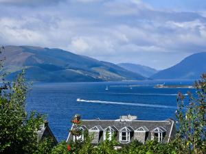 Bella Vista Manor - with elevated views over Rothesay & Loch Striven