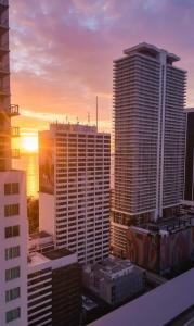 Heart of downtown Miami Studio POOL & GYM