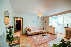 Stylish Central Amzei Apartment