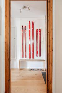 Ski Piste & Terrace Studio - Central with Parking