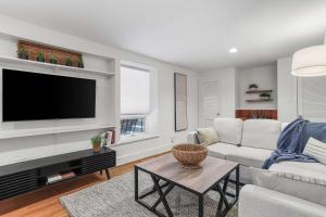 Sojourn Top-tier Walk Score by Chic Local Eateries