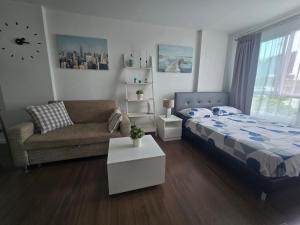 Downtown Hua Hin Condo with Pool