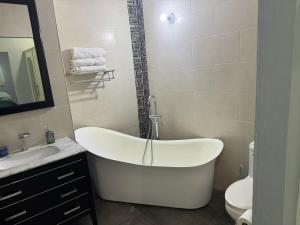 The Luxe Hideaway - Portmore