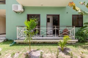 Apartamentos em Cond. c Piscina em Porto Seguro - GIU