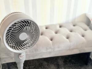 Luton Lodge - Newly Refurbished, Ideal for Short Stay , 5 mints To Luton Airport , Train Station, Town Centre , Free off street Parking