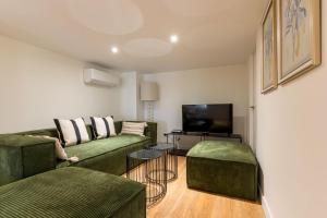 Modern and wide- 3Bd 2,5 Bth- Plaza Castilla