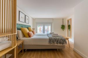 Modern and wide- 3Bd 2,5 Bth- Plaza Castilla