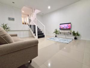 Dalbit Thai Stay 2 Bedroom Patong house - 8mins walk to Jungcyelon Bangla Rd