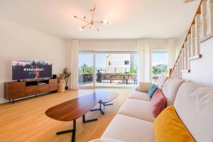 Hold in Hamdeok with beach