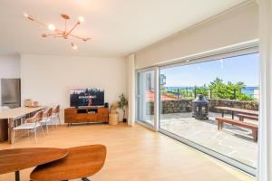 Hold in Hamdeok with beach