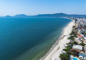 C120 Apto de um quarto no Merit Plaza