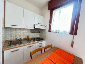 Flat only 200mt from the sea