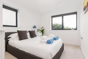 Rise and Shine - With a Balcony On the Seafront