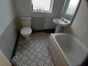 Modern Seaside Stay at Bela Grove-Sleeps8