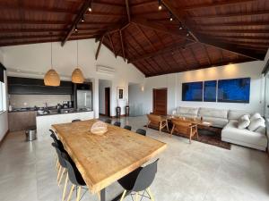 Casa 05 Monte Boa Vista - Casa de Luxo na Serra com Sauna e 4 Suítes