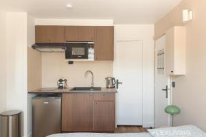 Charming 16m Studio in Paris 20 with shared terrace