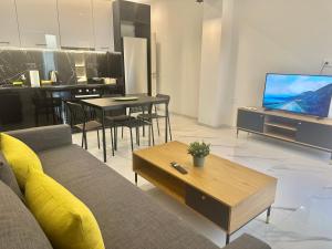 Maroussi Exclussive 2