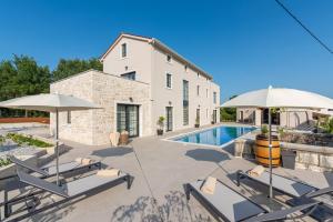Villa Madora with private pool and BBQ