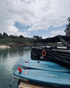 Finca - La casa del espejo de agua