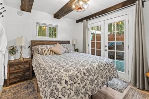 Beargrass - near Mt Rainier - grill, soak & relax