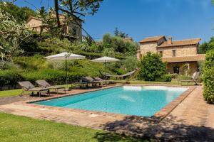Scappo in Umbria, casale della quiete