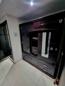 Apto amoblado a 15 min de la Embajada americana