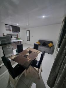 Apto amoblado a 15 min de la Embajada americana