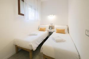 Pool, private garden and beach in the city center