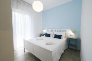 Pool, private garden and beach in the city center