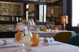 Hotels The Originals Boutique, Hotel La Colonne de Bronze, Saint-Valery-sur-Somme : photos des chambres