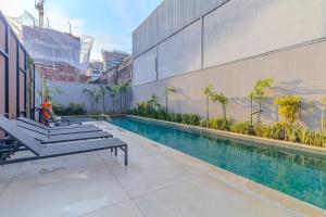 Nex One Nhambiquaras - Studios por temporada