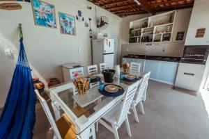 Casa c 4 suites, Piscina, Churrasqueira e Garagem