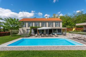 Villa Povetica with private pool and BBQ