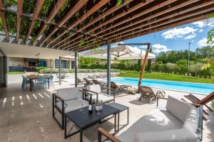 Villa Povetica with private pool and BBQ