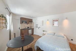 Charming 20m Studio in Paris 20 with shared terrace