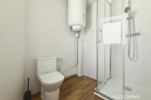 Charming 20m Studio in Paris 20 with shared terrace