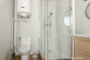 Charming 20m Studio in Paris 20 with shared terrace