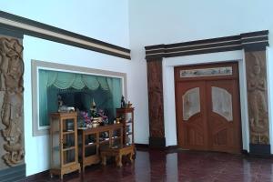 Naya Park View Hotel